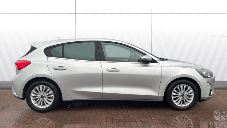 Ford Focus 1.0 EcoBoost 125 Titanium Edition 5dr Auto Petrol Hatchback